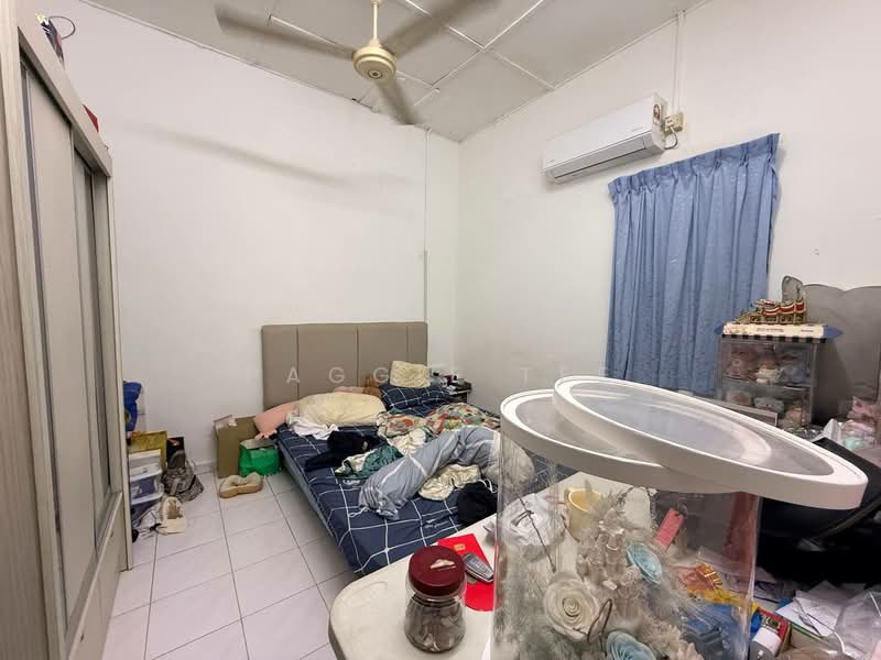 1-storey Terraced House for Sale in Taman Puteri Wangsa (Ulu Tiram) - Paggie Tee - Bedroom - PropertyGuru.com.my