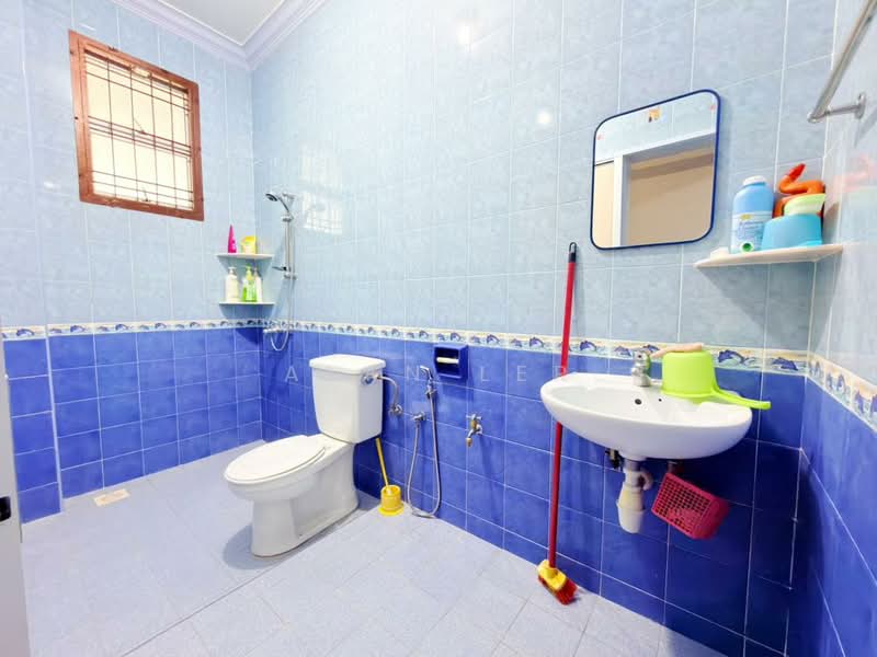 2-storey Terraced House for Sale in Perling (Skudai) - Alan Ler - Bathroom - PropertyGuru.com.my
