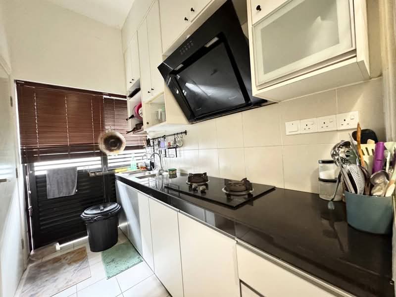 Rumah Teres 2 Tingkat untuk Dijual di U12, Taman Cahaya Alam (Shah Alam) - Nadzmie Nasir - Kitchen - PropertyGuru.com.my