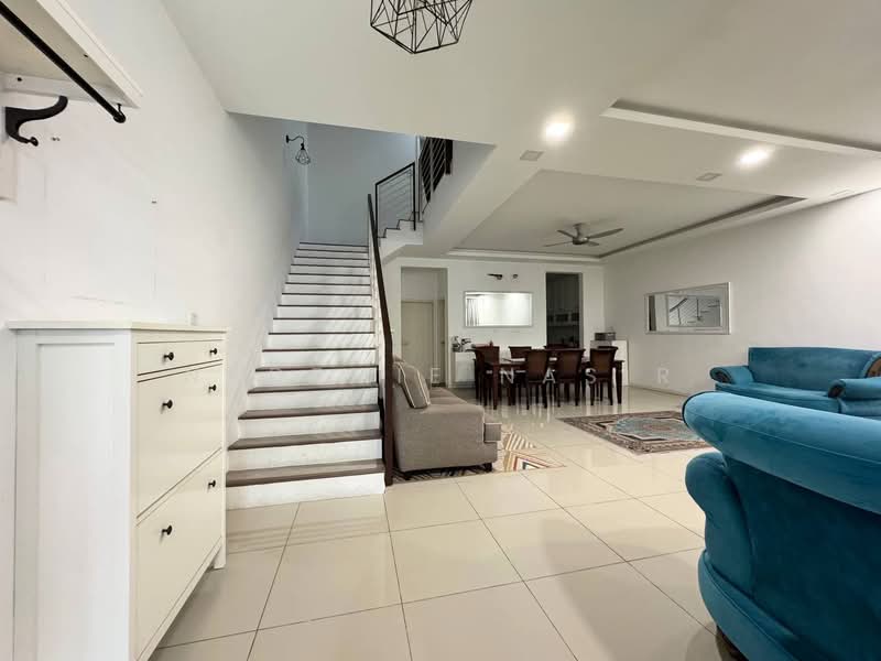 Rumah Teres 2 Tingkat untuk Dijual di U12, Taman Cahaya Alam (Shah Alam) - Nadzmie Nasir - Living Room - PropertyGuru.com.my