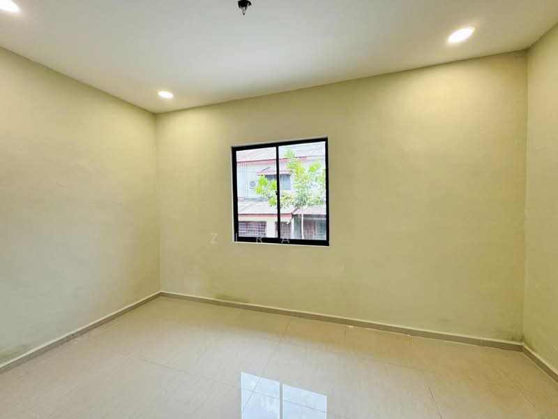 2-storey Terraced House for Sale in Taman Puteri Wangsa (Ulu Tiram) - Zira . - Interior - PropertyGuru.com.my