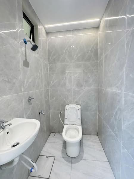 2-storey Terraced House for Sale in Taman Puteri Wangsa (Ulu Tiram) - Zira . - Bathroom - PropertyGuru.com.my