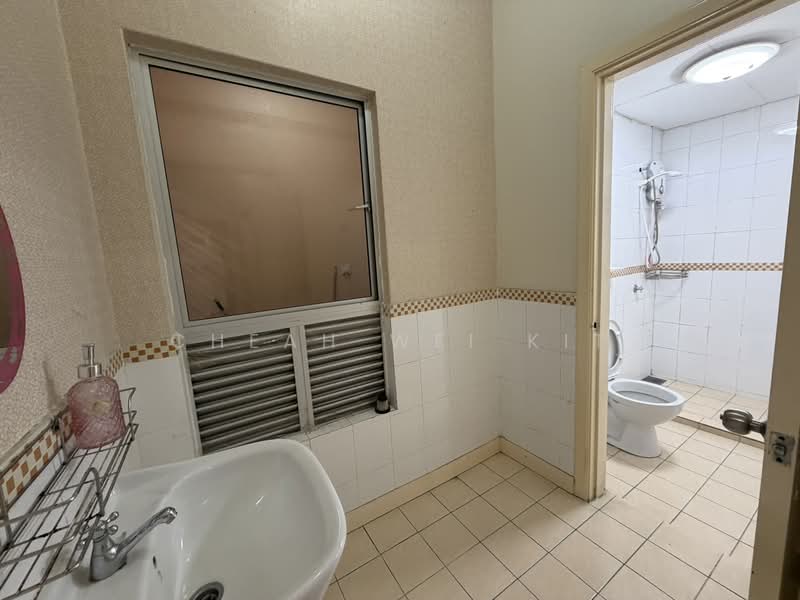 Kondominium untuk Disewa di Seri Maya Condominium - Cheah Wei Kit - Bathroom - PropertyGuru.com.my