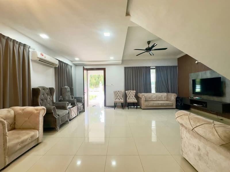 Rumah Teres untuk Dijual di Ceria Residence (Cyberjaya) - Nadzmie Nasir - Living Room - PropertyGuru.com.my