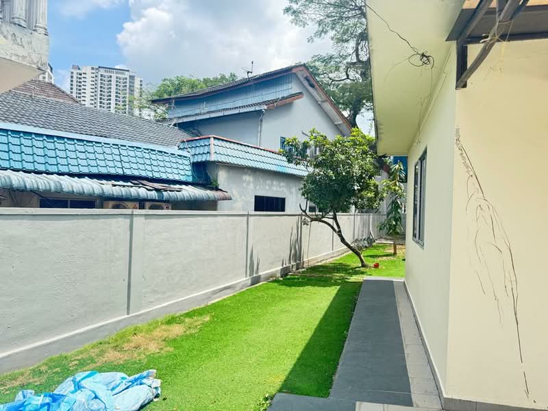 Bungalow for Rent in Taman Majidee (Johor Bahru) - Steven Ee - PropertyGuru.com.my