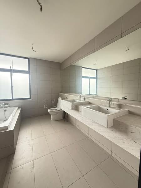 3-storey Terraced House for Sale in Permas Jaya (Johor) - Huiling Cheong - Bathroom - PropertyGuru.com.my
