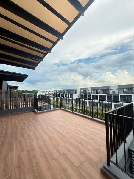 3-storey Terraced House for Sale in Permas Jaya (Johor) - Huiling Cheong - Balcony - PropertyGuru.com.my