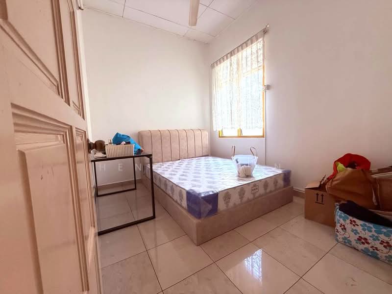 Rumah Teres 2 Tingkat untuk Dijual di Bandar Kinrara Seksyen 4 (Bandar Kinrara) - Henrick Tan - Bedroom - PropertyGuru.com.my