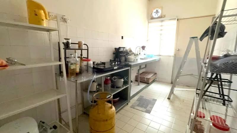 Rumah Teres 2 Tingkat untuk Dijual di Bandar Kinrara Seksyen 4 (Bandar Kinrara) - Henrick Tan - Kitchen - PropertyGuru.com.my