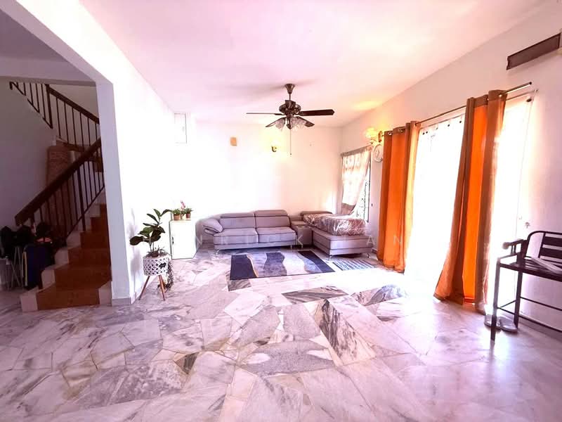 Rumah Teres 2 Tingkat untuk Dijual di Bandar Kinrara Seksyen 4 (Bandar Kinrara) - Henrick Tan - Living Room - PropertyGuru.com.my