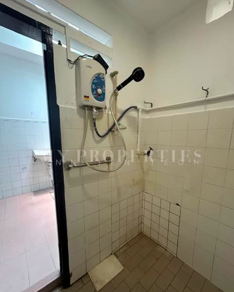 Rumah Berkembar untuk Dijual di Ayer Itam (Penang) - Lynn Jen Teoh - Bathroom - PropertyGuru.com.my