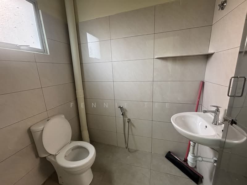 Retail Space for Rent in Teluk Intan (Perak) - Fennie Tee - Bathroom - PropertyGuru.com.my