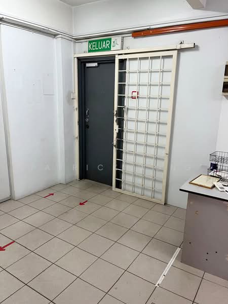 Kedai / Pejabat untuk Dijual di Puchong (Selangor) - Patrick Wong - Entrance - PropertyGuru.com.my