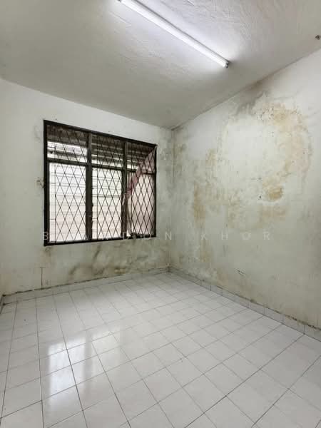 Semi-Detached House for Sale in Taman Bukit Kempas (Tampoi) - Brandon Khor - Interior - PropertyGuru.com.my
