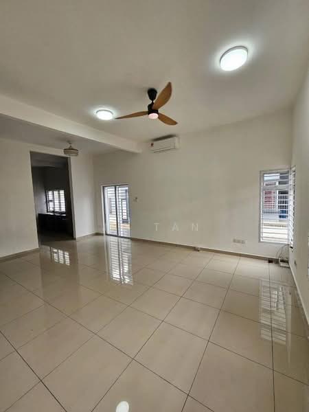 Cluster House for Sale in Nusantara Prima (Gelang Patah) - JY Tan - Living Room - PropertyGuru.com.my