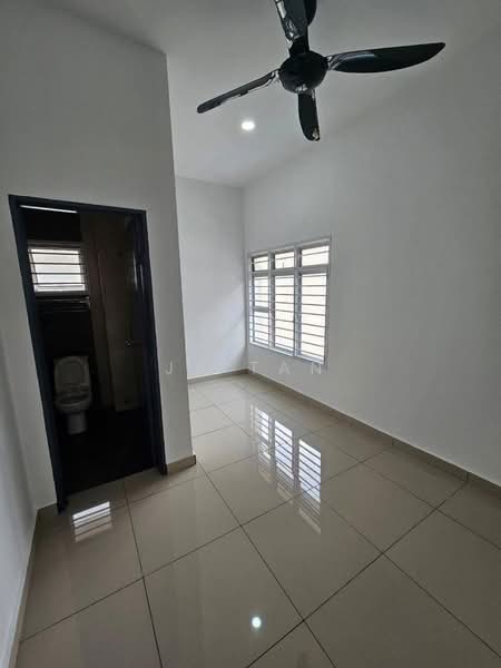 Cluster House for Sale in Nusantara Prima (Gelang Patah) - JY Tan - Bathroom - PropertyGuru.com.my