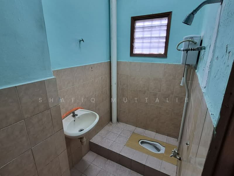 2-storey Terraced House for Rent in Taman Cheras Prima (Kajang) - Shafiq Muttalib - Bathroom - PropertyGuru.com.my
