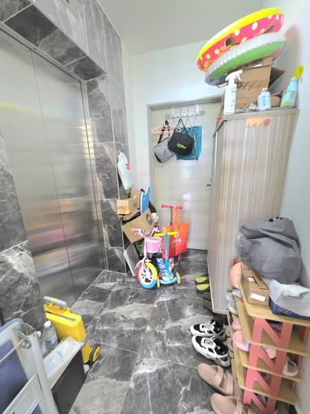 Service Residence for Sale at D'Summit Residences - JY Tan - Entrance - PropertyGuru.com.my