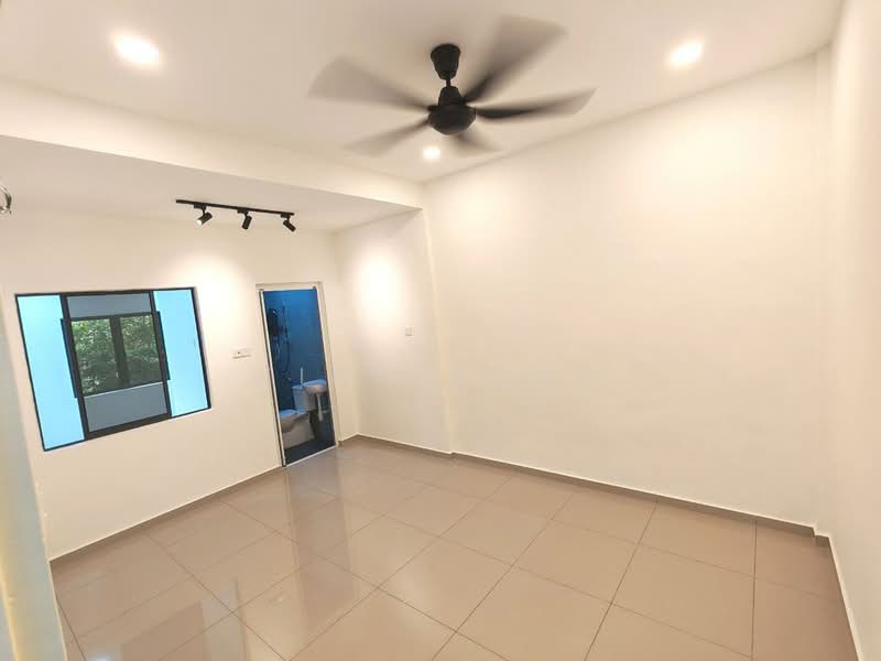 Rumah Teres 1 Tingkat untuk Dijual di Bukit Beruang (Bukit Baru) - King Song - Interior - PropertyGuru.com.my