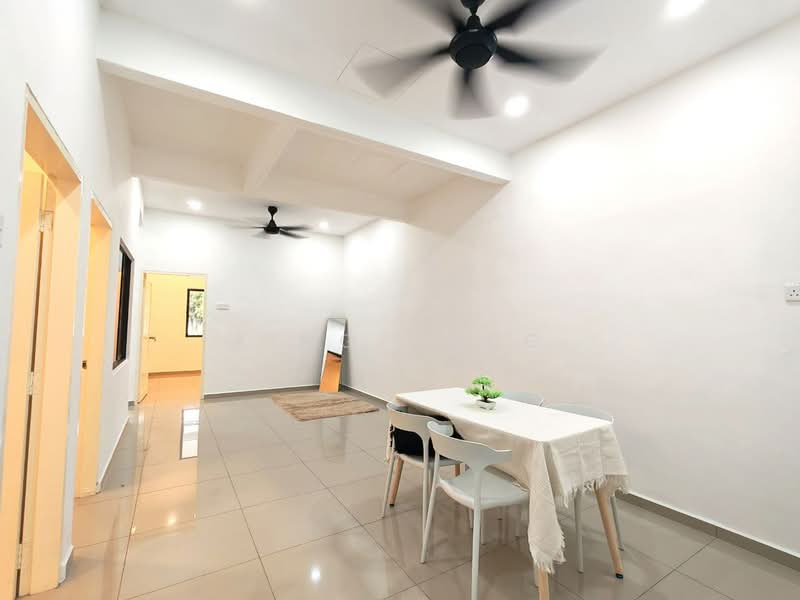 Rumah Teres 1 Tingkat untuk Dijual di Bukit Beruang (Bukit Baru) - King Song - Dining Room - PropertyGuru.com.my