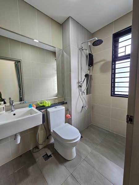 Rumah Teres 2 Tingkat untuk Dijual di Shah Alam (Selangor) - Maryam . - Bathroom - PropertyGuru.com.my