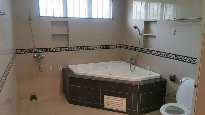 Rumah Teres 2 Tingkat untuk Dijual di Petaling Jaya (Selangor) - Raymond Tan - Bathroom - PropertyGuru.com.my