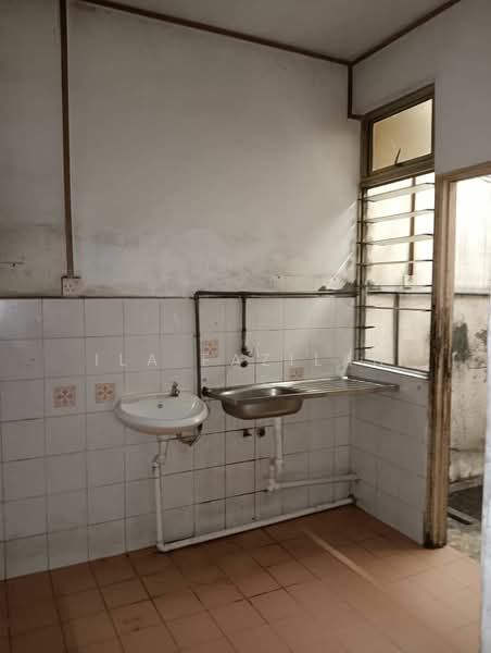 Rumah Teres 2 Tingkat untuk Dijual di Taman Perai Utama (Perai) - Ila Fazilah - Kitchen - PropertyGuru.com.my