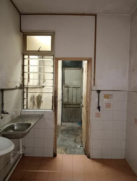 Rumah Teres 2 Tingkat untuk Dijual di Taman Perai Utama (Perai) - Ila Fazilah - Kitchen - PropertyGuru.com.my