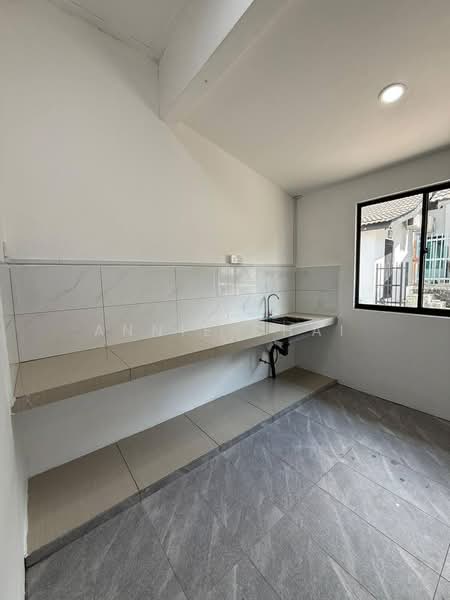 2-storey Terraced House for Sale in Taman Molek (Johor Bahru) - Annie Chai - Kitchen - PropertyGuru.com.my