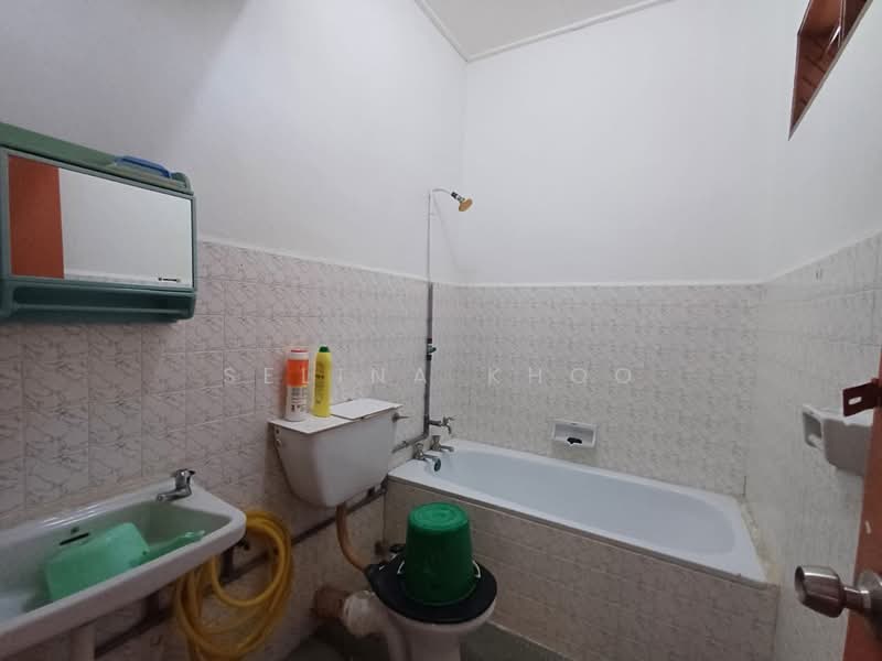2-storey Terraced House for Sale in Taman Petani Jaya (Sungai Petani) - Selina Khoo - Bathroom - PropertyGuru.com.my