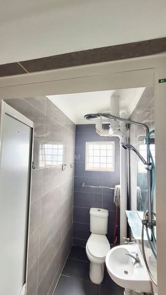 Pangsapuri untuk Dijual di Indah Apartments - Azmi . - Bathroom - PropertyGuru.com.my