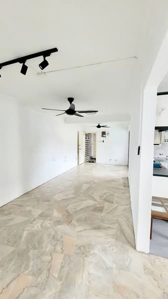 Pangsapuri untuk Dijual di Indah Apartments - Azmi . - Living Room - PropertyGuru.com.my