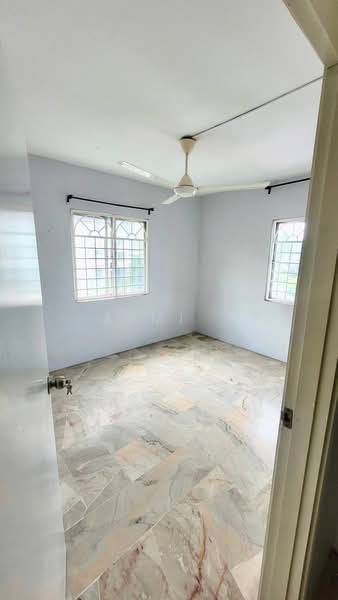 Pangsapuri untuk Dijual di Indah Apartments - Azmi . - Interior - PropertyGuru.com.my