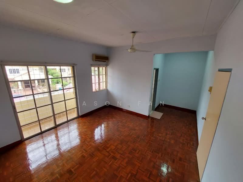 Rumah Teres 2 Tingkat untuk Dijual di Kota Kemuning (Shah Alam) - Jason Fan - Living Room - PropertyGuru.com.my