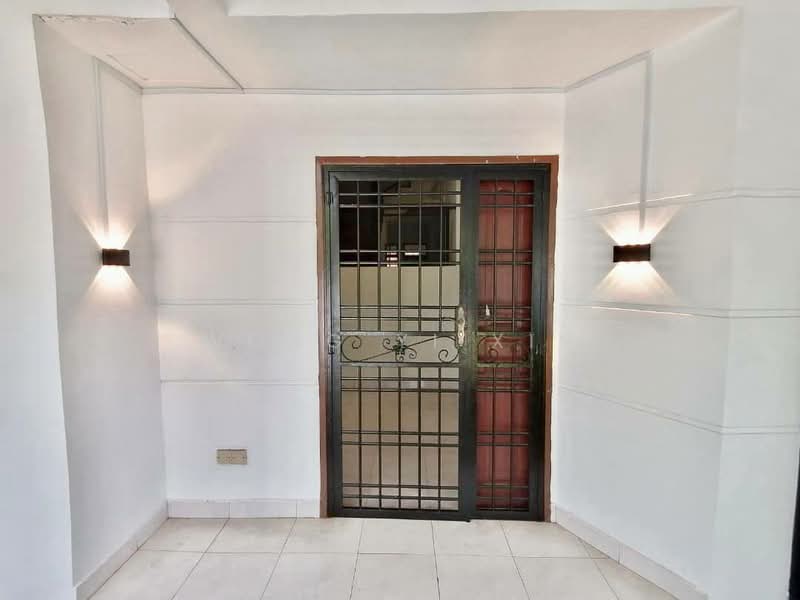 Rumah Teres 2 Tingkat untuk Dijual di Taman Daya (Johor Bahru) - Wong Yi Xin - Entrance - PropertyGuru.com.my
