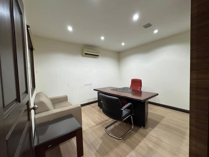 Office for Rent in KLCC (KL City Centre) - Joey Wong - Study - PropertyGuru.com.my