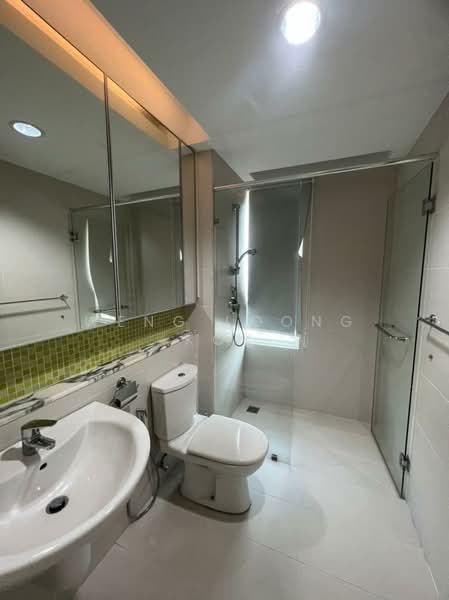 Kondominium untuk Disewa di Tiffani Kiara - Weng Loong Kok - Bathroom - PropertyGuru.com.my