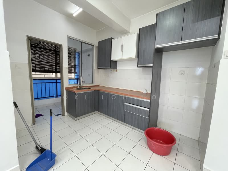 Condominium for Sale at Radius Residence - Loki Loh Loh - Kitchen - PropertyGuru.com.my