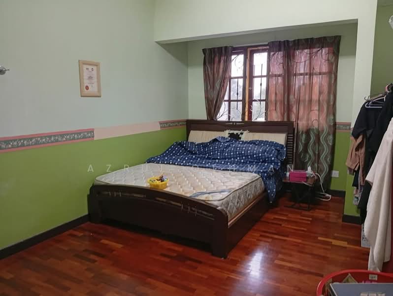 Bungalow for Sale in Taman Paroi Jaya (Paroi) - Azrul Othman - Bedroom - PropertyGuru.com.my