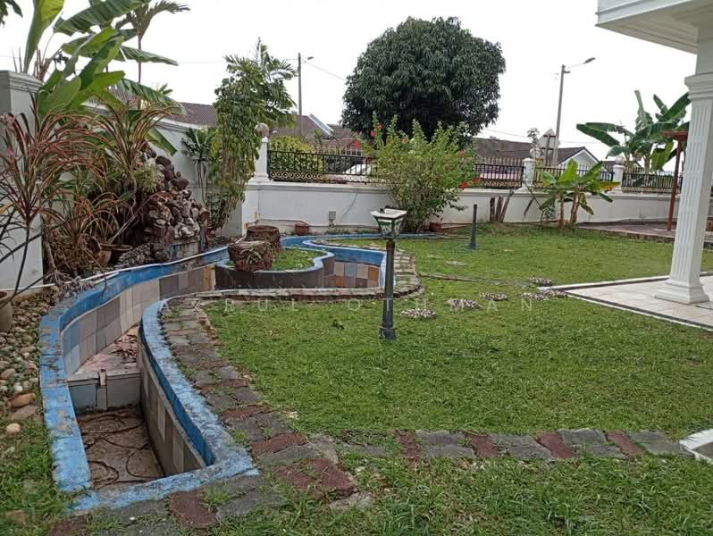 Bungalow for Sale in Taman Paroi Jaya (Paroi) - Azrul Othman - PropertyGuru.com.my