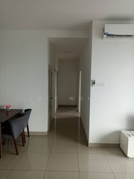 Kondominium untuk Dijual di Parkhill Residence - Joey Wong - Corridor - PropertyGuru.com.my