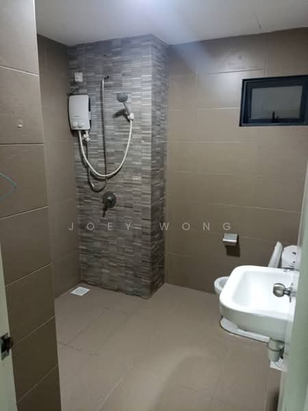 Kondominium untuk Dijual di Parkhill Residence - Joey Wong - Bathroom - PropertyGuru.com.my