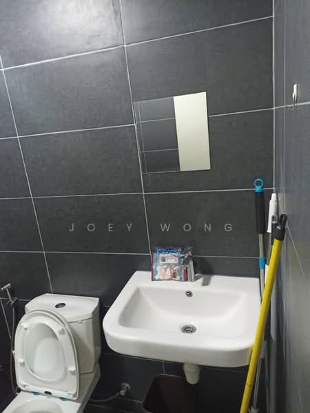 Kondominium untuk Dijual di Parkhill Residence - Joey Wong - Bathroom - PropertyGuru.com.my