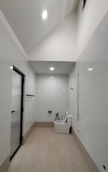 2-storey Terraced House for Sale in Taman Desa (Kuala Lumpur) - Penney Lee - Bathroom - PropertyGuru.com.my