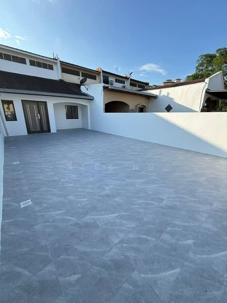 2-storey Terraced House for Sale in Taman Kemas (Tampoi) - Alex Ng - Exterior - PropertyGuru.com.my