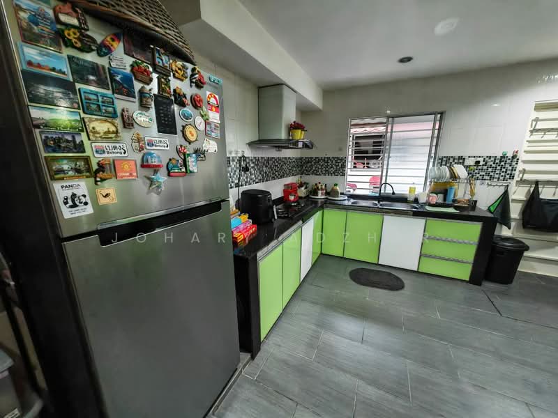 1-storey Terraced House for Sale in Bandar Kinrara Seksyen 5 (Bandar Kinrara) - Johary Adzhar - Kitchen - PropertyGuru.com.my