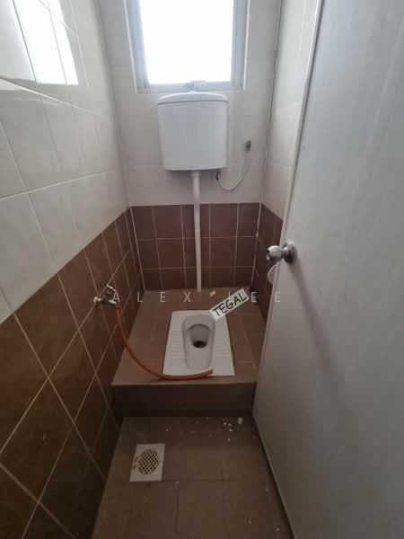 Kedai untuk Disewa di Setia Alam (Selangor) - Alex Lee - Bathroom - PropertyGuru.com.my