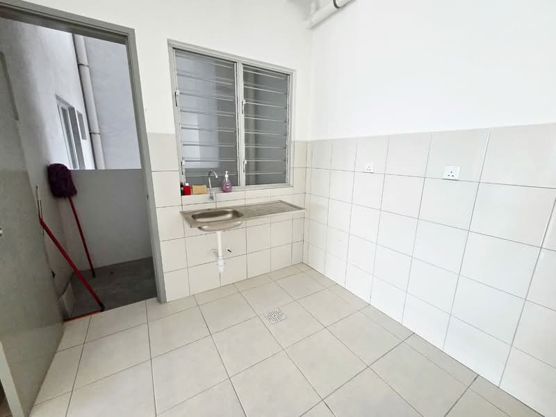 Pangsapuri untuk Dijual di Duta Perintis - Reiyn . - Kitchen - PropertyGuru.com.my