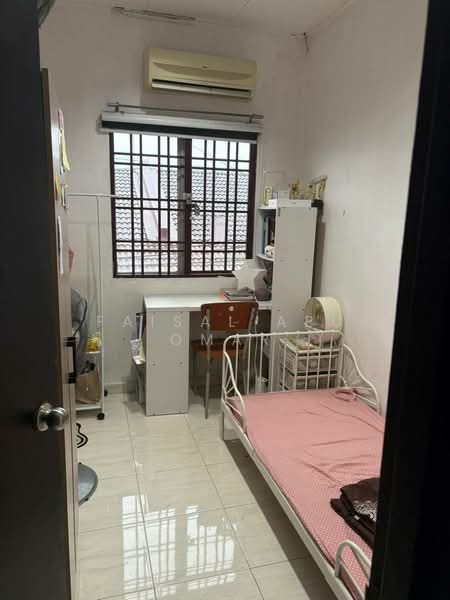 Rumah Teres 2 Tingkat untuk Dijual di Saujana Damansara (Damansara Damai) - Faisal Abu Omar - Bedroom - PropertyGuru.com.my