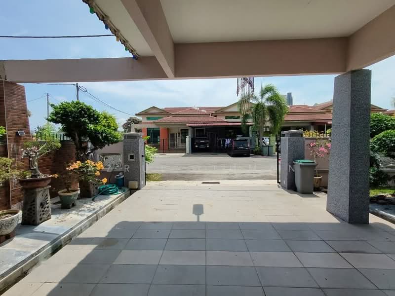 1-storey Terraced House for Sale in Klebang (Melaka) - Azrul Othman - Exterior - PropertyGuru.com.my